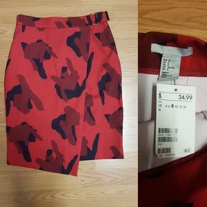 NWT Stylish Red H&M skirt❤️